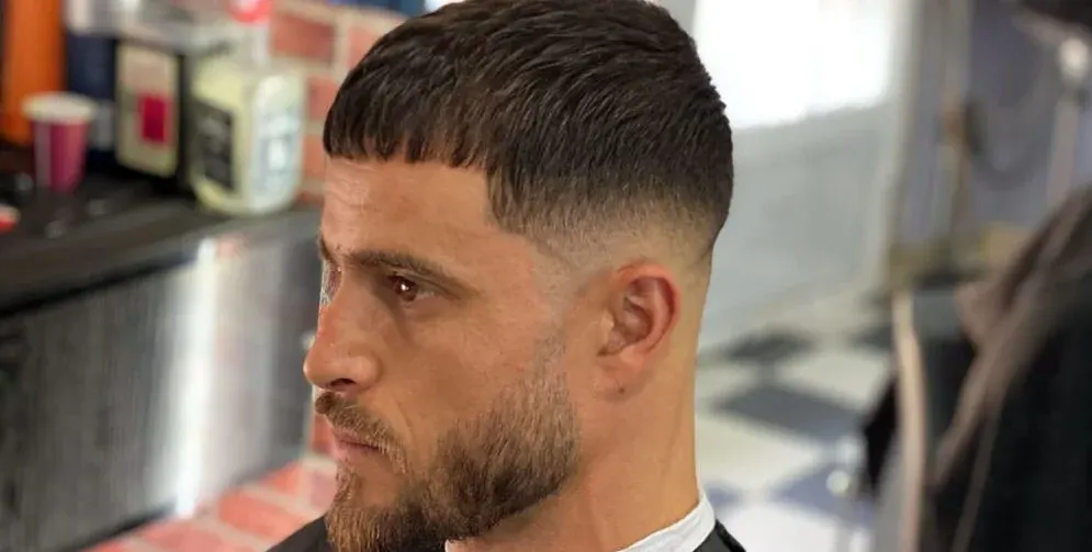Caesar Haircut: The Timeless Men’s Hairstyle Reinvented for 2025 1 Caesar Haircut
