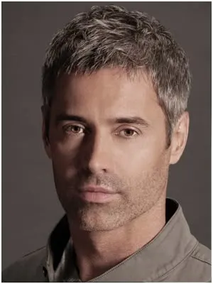 Caesar Haircut: The Timeless Men’s Hairstyle Reinvented for 2025 5 Classic Caesar Haircut