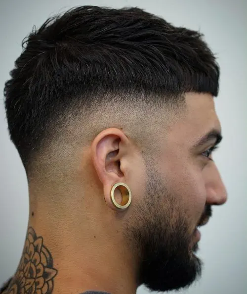 Caesar Haircut: The Timeless Men’s Hairstyle Reinvented for 2025 14 Low Fade Caesar Haircut