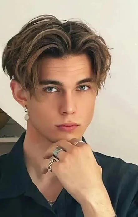 Middle Part Curtain Cut
